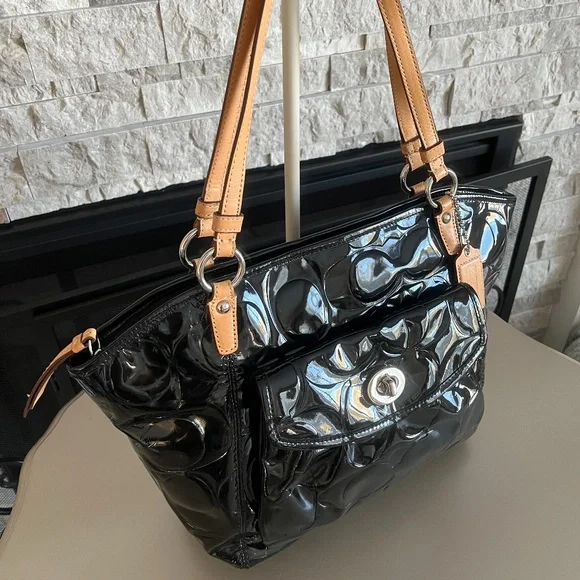 Vintage Coach Leah Patent Leather Tote - Picture 3 of 14